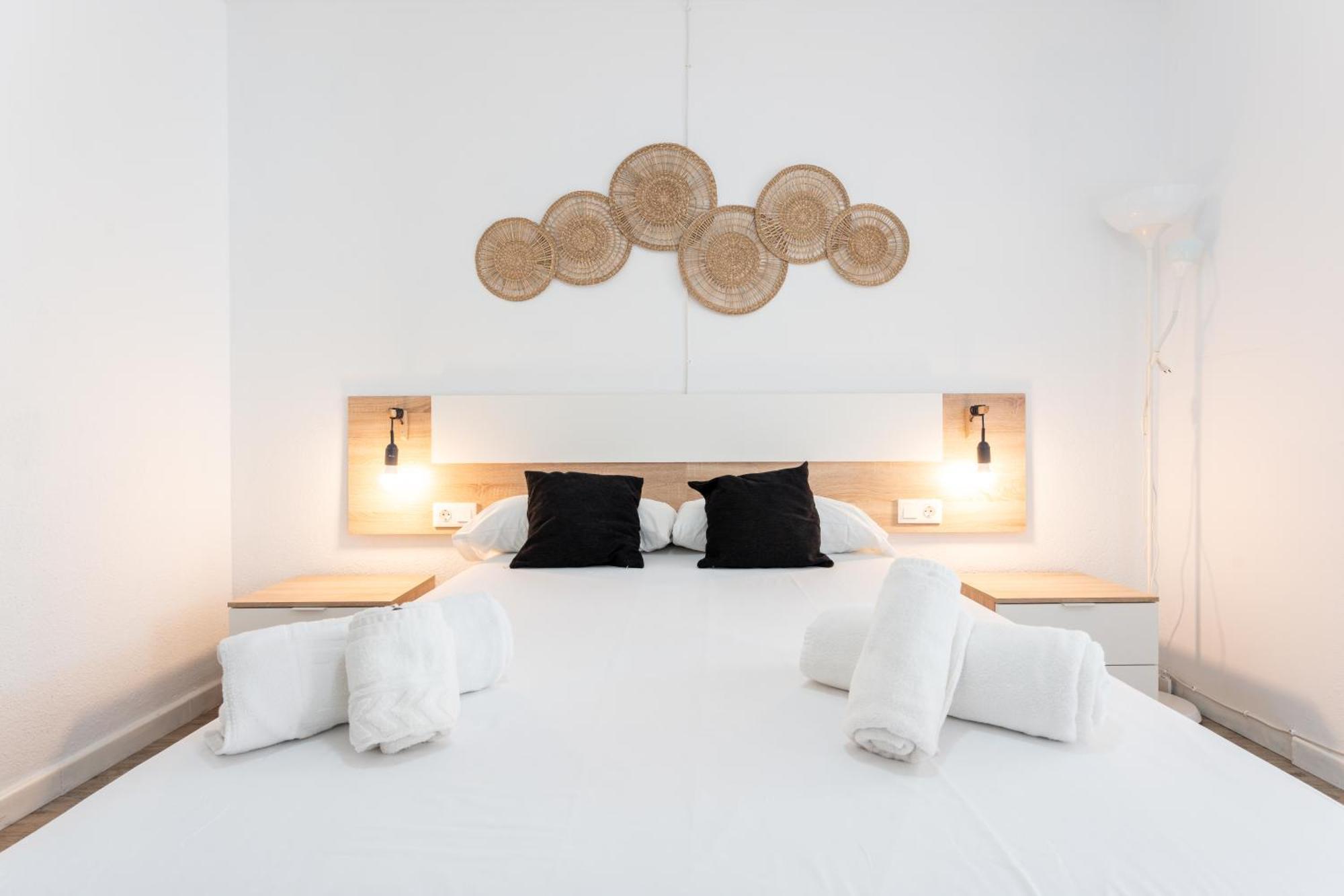 Bhost - Roca Castle Apartman Torremolinos Kültér fotó